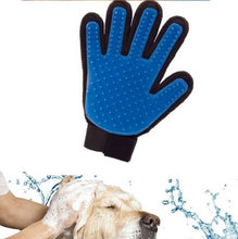 Load image into Gallery viewer, True Touch De-Shedding Glove Gentle And Efficient Remove Pet Dog Cat Hair Massage Grooming
