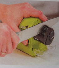 Load image into Gallery viewer, Swifty Sharp Cordless Motorized Knife Sharpener Battery Operated / Swifty Sharp Affûteur de couteau motorisé sans fil à piles